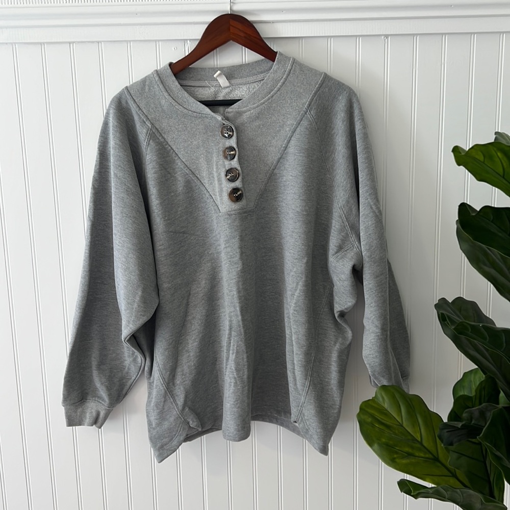 2 PACK sweatshirts